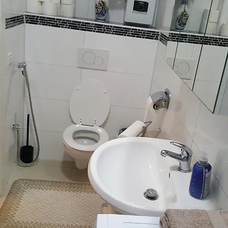 Apartmán In Naehe Messe Flughafen Düsseldorf